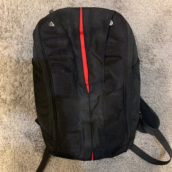 Booq backpack. Perfect for travel - Picture 1 of 4